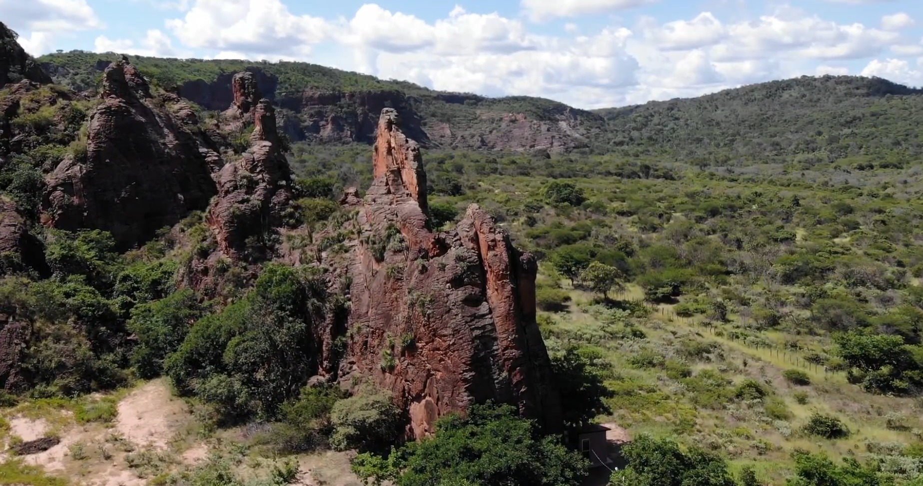 Formações rochosas naturais - fonte da pureza da água Manaíra